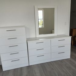 Cómoda Con Espejo Y Gavetero Glossy 