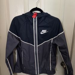 Women’s Nike Windbreaker 