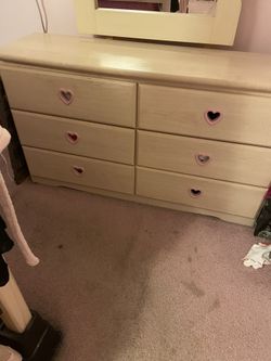 Girls 4 Piece Bedroom Set