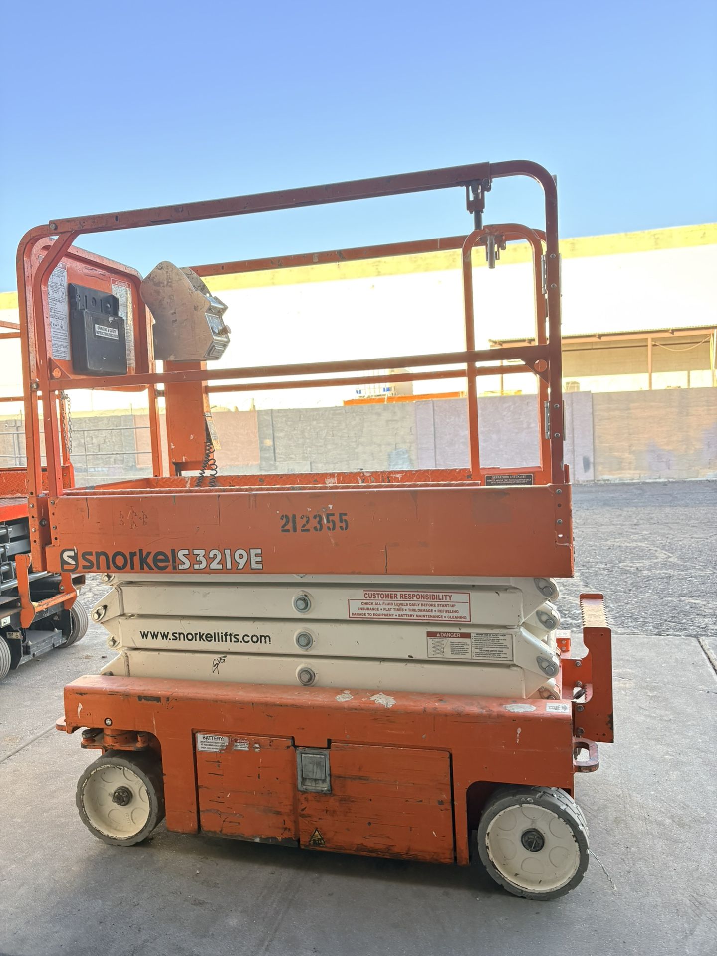 Scissor Lift 