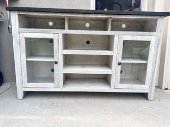 Ashley Furniture TV Stand – Excellent Condition