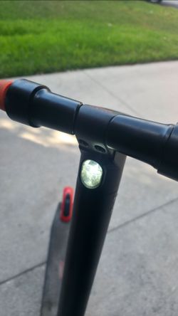 Segway Ninebot ES1L FOLDABLE ELECTRIC SCOOTER .