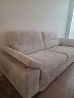 90" Sofa.  Like new, 10 months old