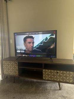 Hisense 50” Smart TV Google Play (with Stand)