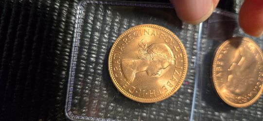 Queen Elizabeth II Gold Sovereign Coin