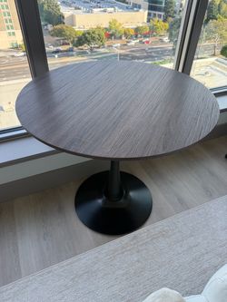 Table 31.5” Diameter, 29” Tall