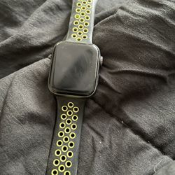 Apple Watch Series 4 44mm (gps+cellular) Unlocked