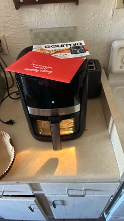 Gourmia 6 quart Digital Window Air Fryer (plus Baking🍖🍗🥩🥓🥟🍤🍥🍽️🍴🥢🥡🥔🧅🧄🫑, Roasting, Reheating, Warming, Dehydrating) Never Been Used/New !