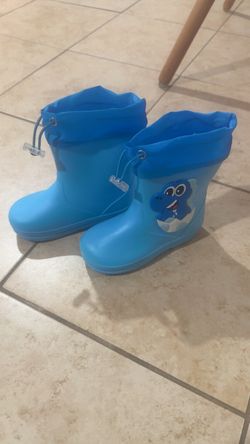Rain boots Toddler Size 6