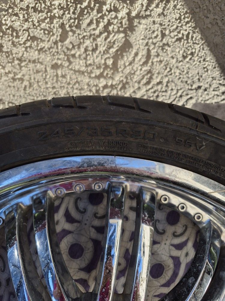 Five tires with 5 wheels in very good condition $200 firm