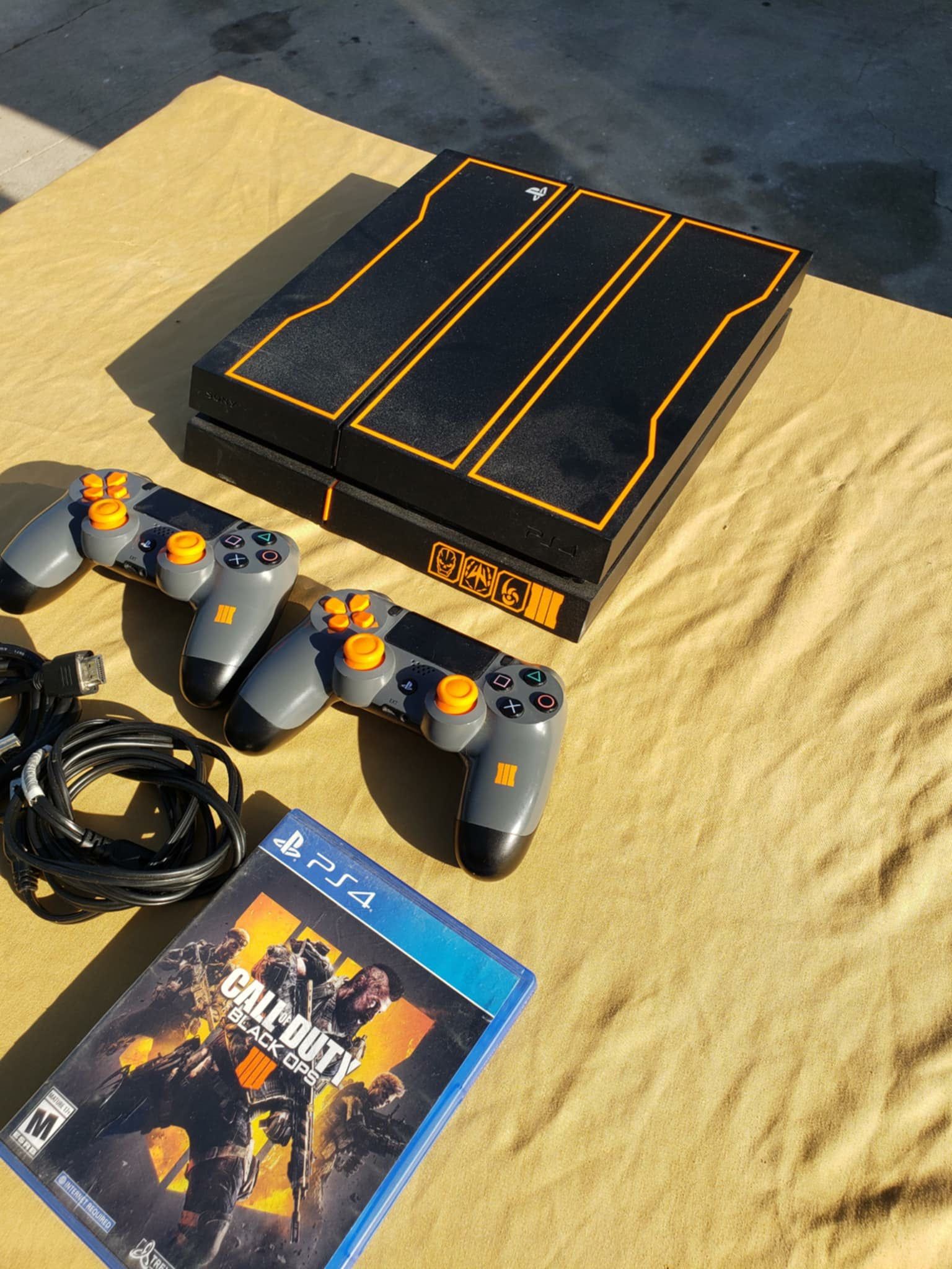 Limited edition Call of Duty Black Ops 3 With Their Game, black ops 4, 2 controllers & PS4 1TB $320 i don't sell to crackheads FIRM PRICE. or trade ar