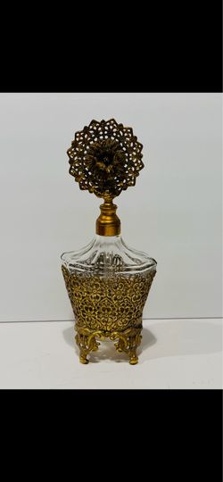 Vintage Ornate 24K Gold Plated Ormolu Filigree Globe Perfume Bottle 7.5” . Midcentury perfume bottle is a fine example of Hollywood Regency vanity dec