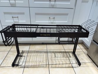 Kitchen sink shelf