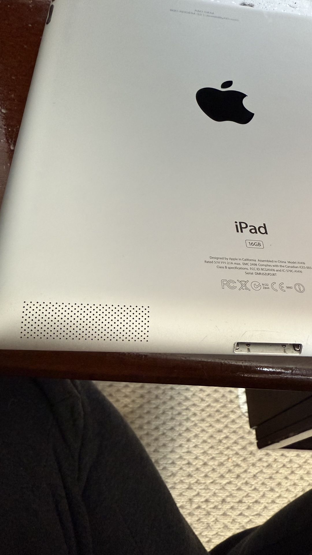 Apple iPad 1st Gen 16GB Silver