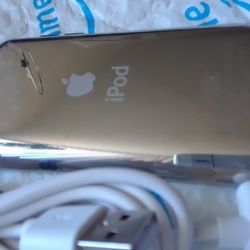 APPLE IPOD TOUCH 4 GEN 8GB No  LOCKS WORKING  FINE  Touch 4th Gen And Cable