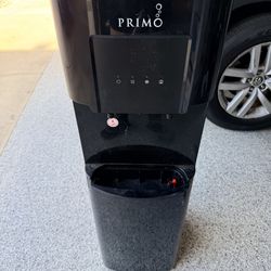 Bottom load water dispenser