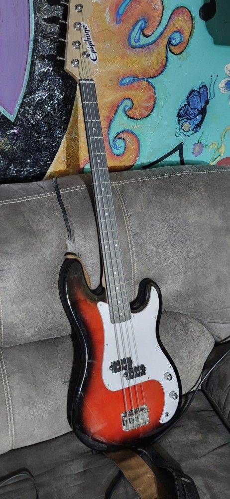 Stadium 4 String Bass Guitar