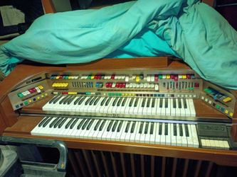 Lowery Organ