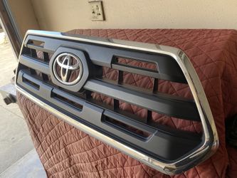 16 Toyota Tacoma Grill
