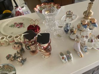 Huge Lot of Vintage Ceramic Figurines/Tea Set