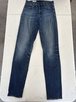 Gap 1969 Women’s Size 27 Straight Leg Jeans 