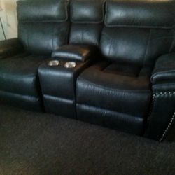 Like New Loveseat Rocker Recliners With Built In Charge Supl