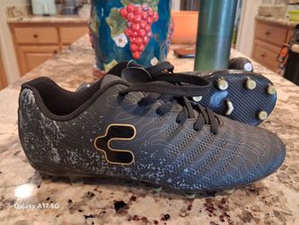 Soccer cleats us size 6.5