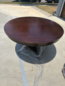 Ashley Brown wood Extendable Round/ Oval Dining Table Set for 6