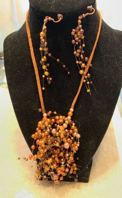 Necklace and earring set
