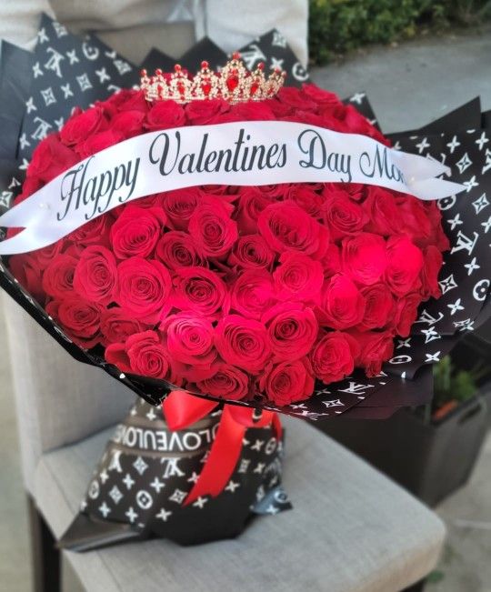 Pre-order 100 Rose Bouquet *Ecuadorian Roses 