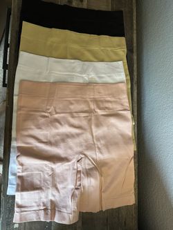 Women’s XL Nylon/Spandex shorts