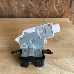 17’-22’ Honda Tailgate Lock Assembly