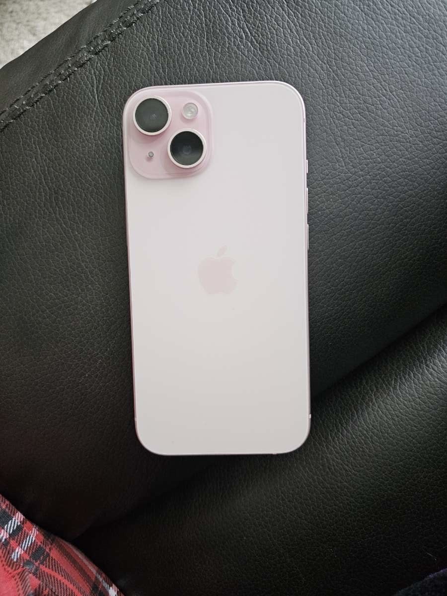 iPhone 15 128GB UNLOCKED