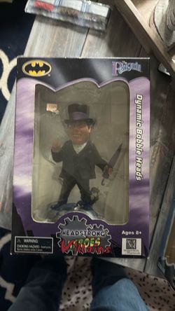 Batman The Penguin Dynamic Bobble Head Figure