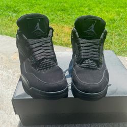 Black Cat Jordan 4