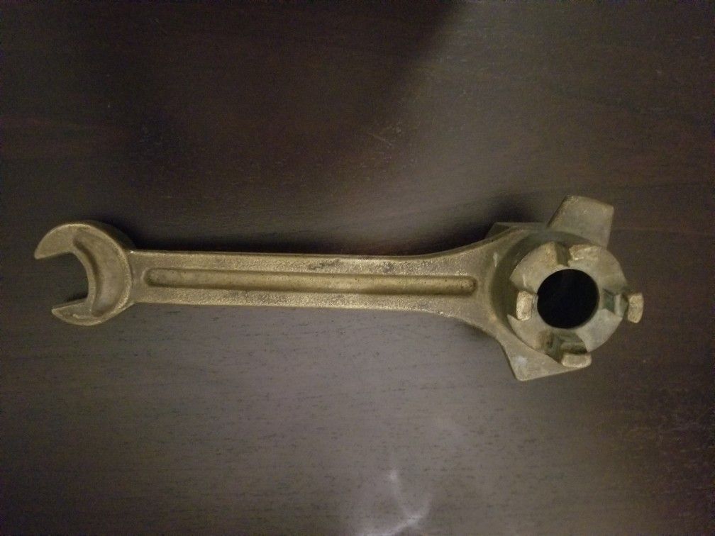 Drum Bung Wrench