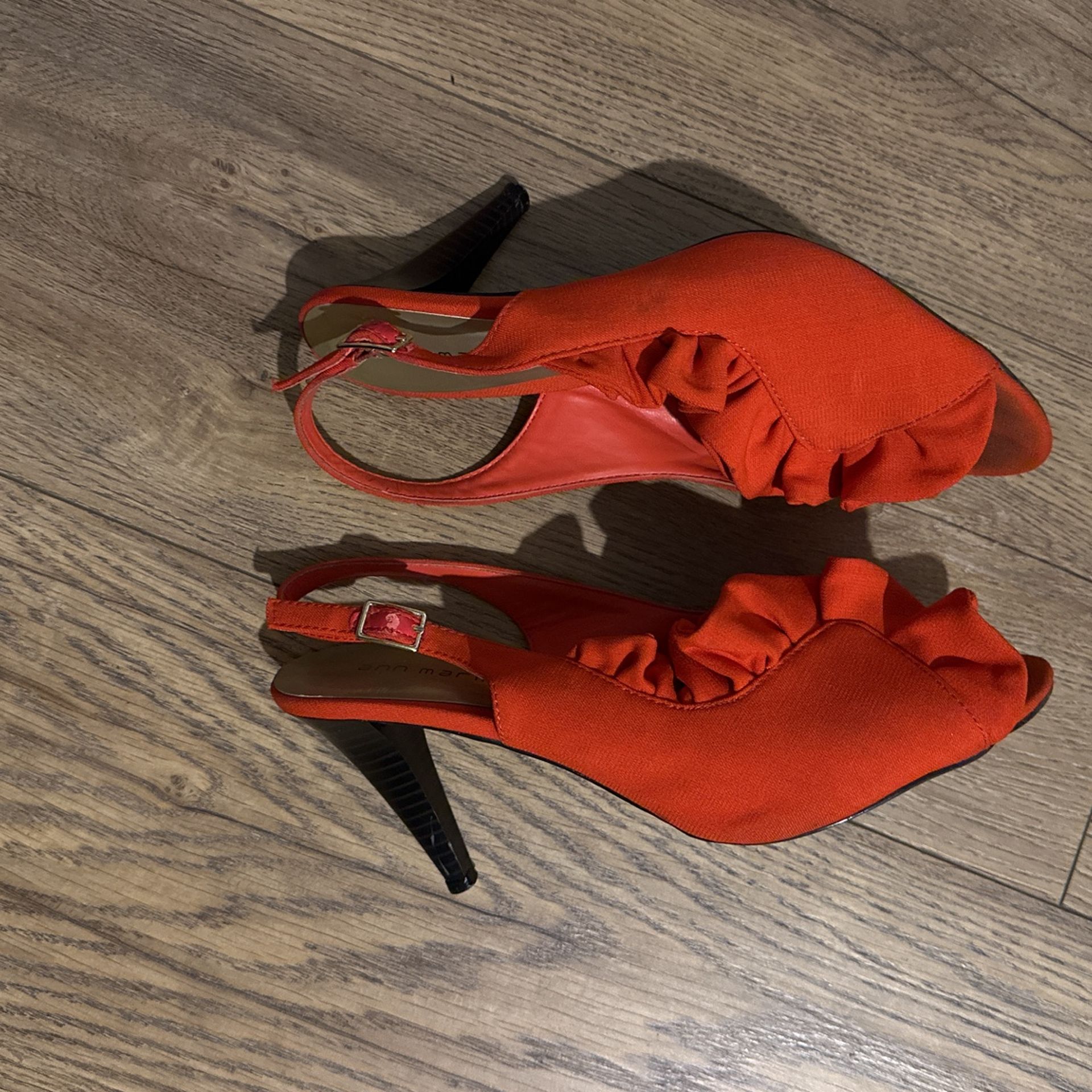 Beautiful heels size 8.5