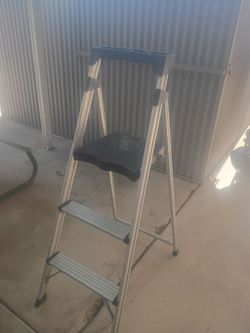 4 foot step stool ladder heavy duty