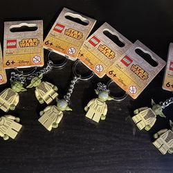 8 LEGO Star Wars Yoda Keychain LOT NEW