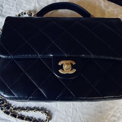 Chanel bag black
