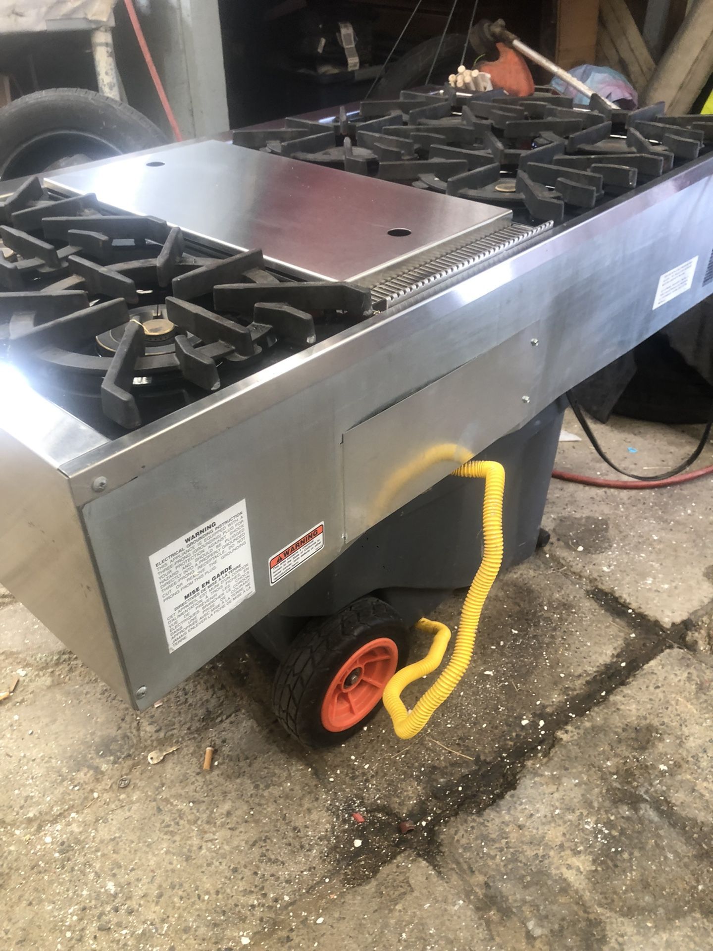 WOLF Professional Commercial Range And Flat Grill Combo Heavy Duty