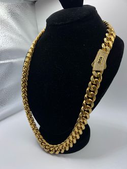 14mm Heavy Cuban Link Chain – 24” Gold Plated, Iced Clasp.