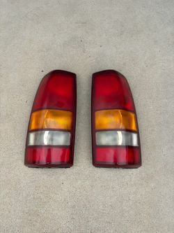 99-06 GM Silverado Sierra taillights taillight tail light lights