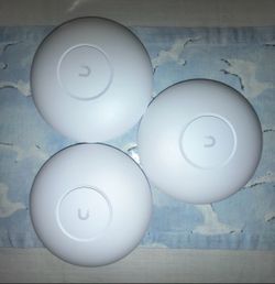Ubiquiti U7 Pro (x3)