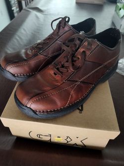 Men's Skechers Shoes 11 Med.