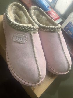 Ugg Women’s shoe