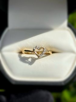 Jewelry 10k solid yellow gold diamonds 0.1CTW heart ring sz 7.00