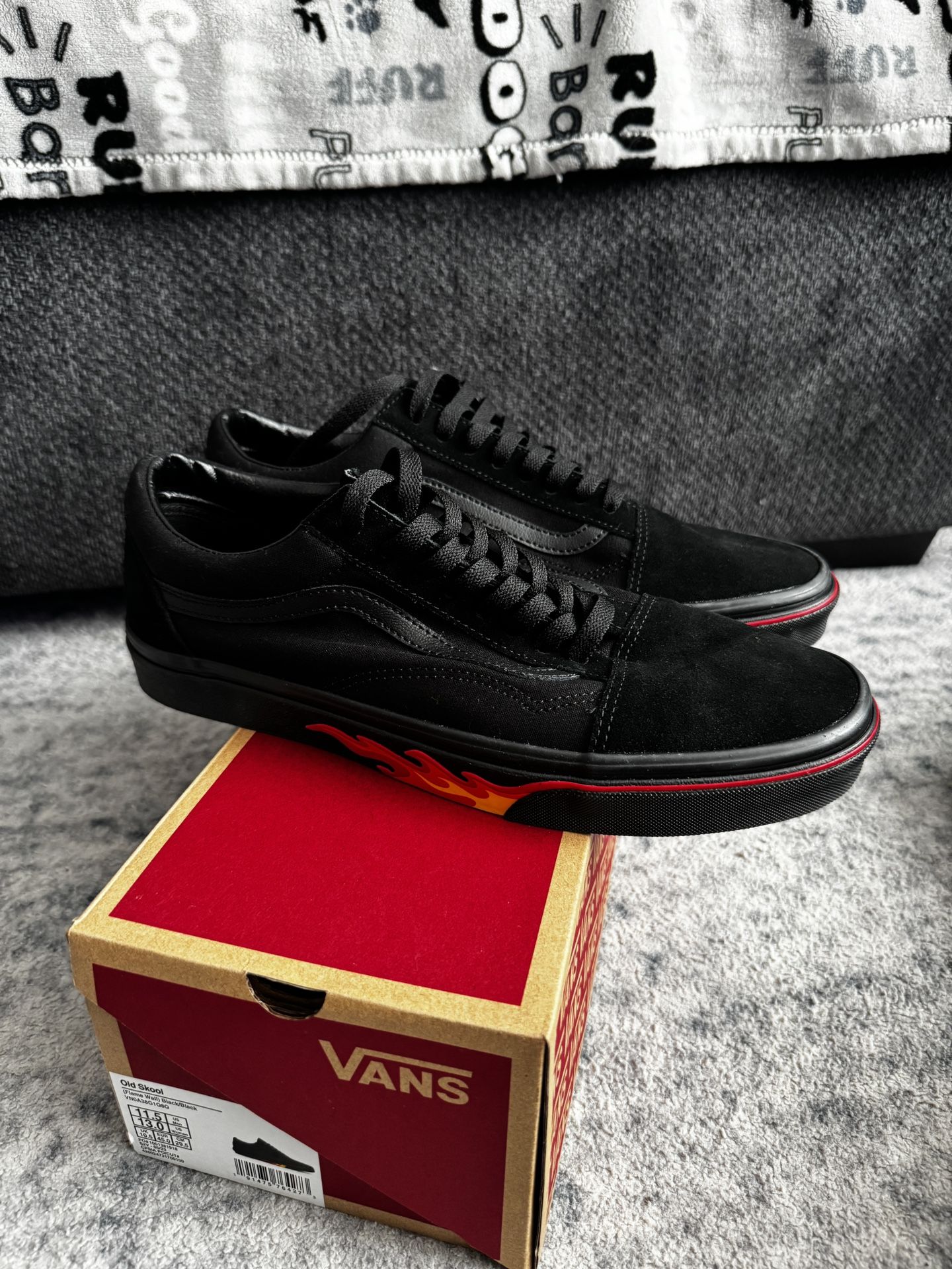 Vans Old Skool Flame Wall