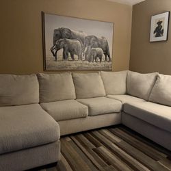 Ashley Furniture 2 Piece Sectional !! Free Delivery !!