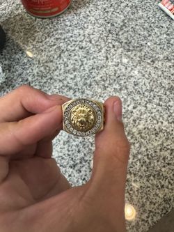 Gold ring 10 k natural diamonds